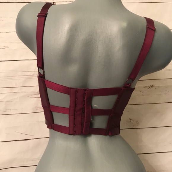 Victoria Secret Bustie - Picture 4 of 8